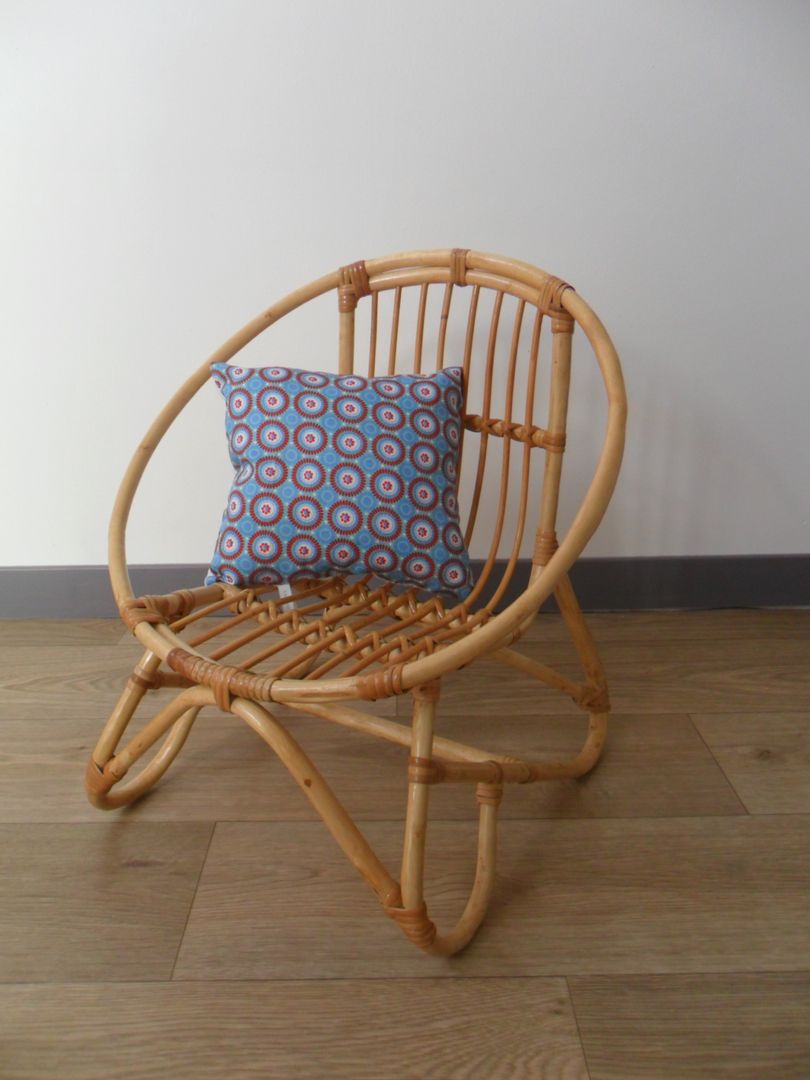 Fauteuil enfant vintage en rotin, Le Torchon en Cavale Le Torchon en Cavale Stanza dei bambini eclettica Scrivanie & Sedie