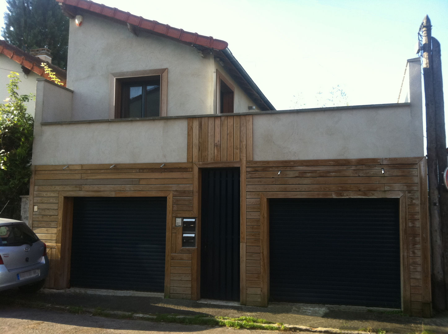 Pavillon transformé en loft, BuroBonus BuroBonus Garagens e arrecadações minimalistas