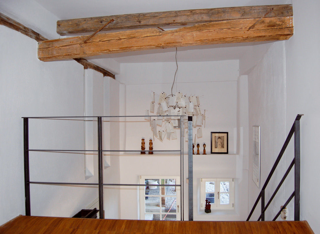 Sanierung und Umbau denkmalgeschütztes Bauernhaus, heidenreich architektur heidenreich architektur Country style corridor, hallway & stairs