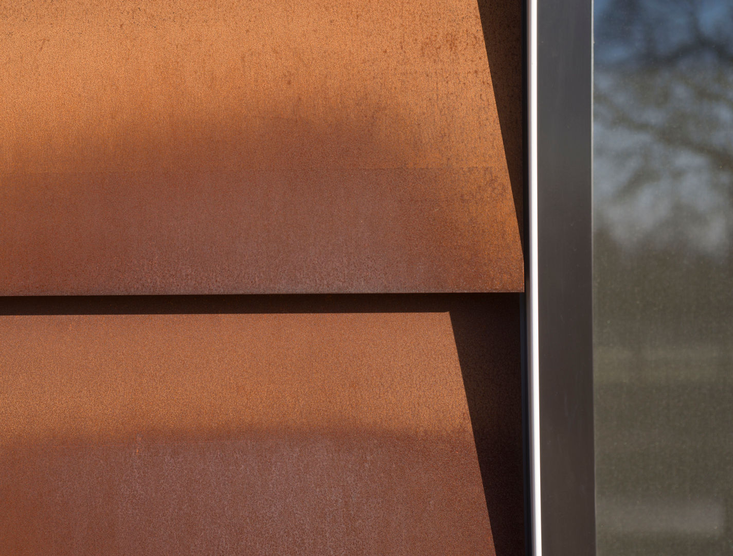 Corten Steel Detail Facit Homes Tường & sàn phong cách công nghiệp