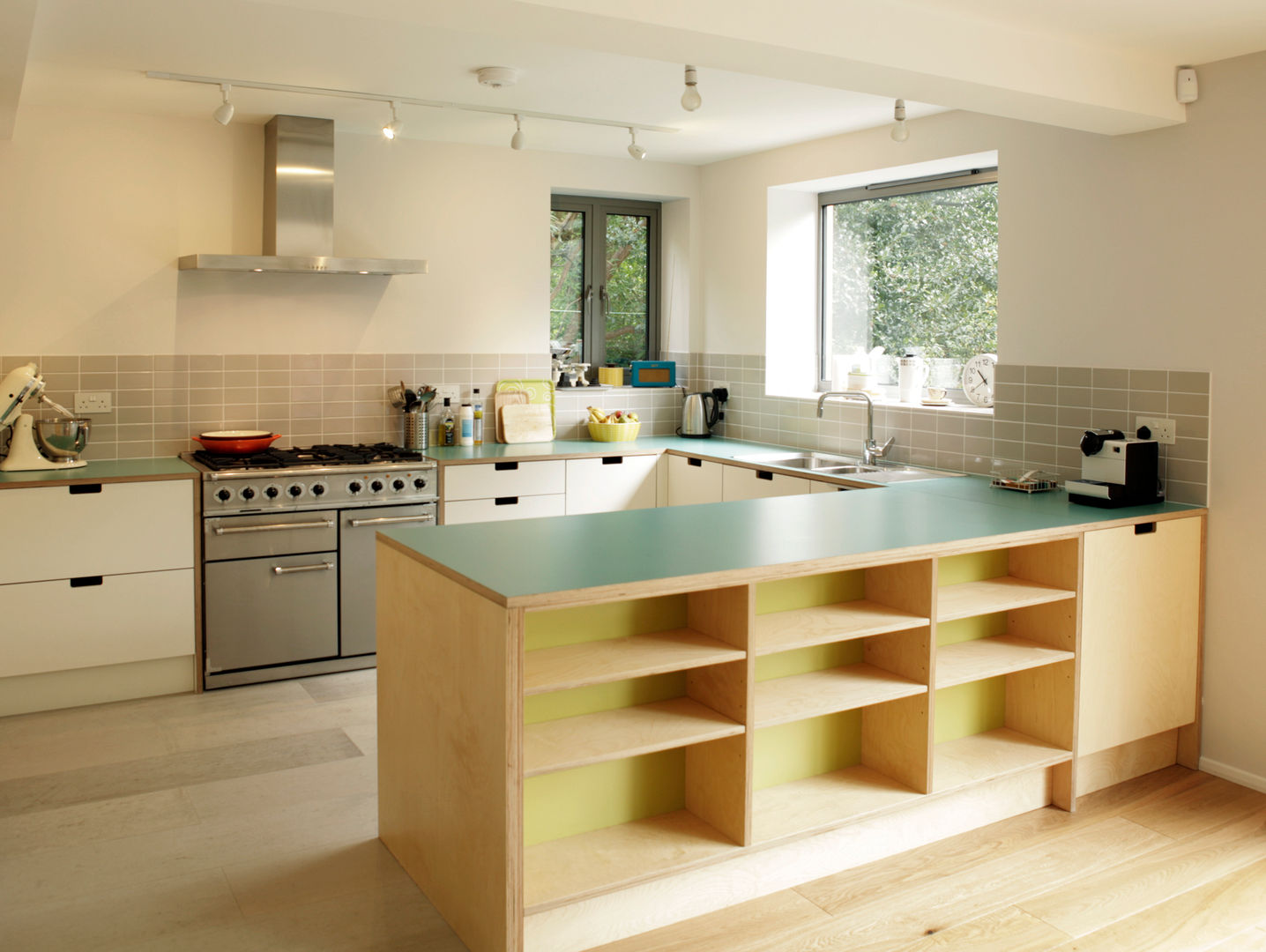 Birch ply and formica kitchen Matt Antrobus Design Modern kitchen