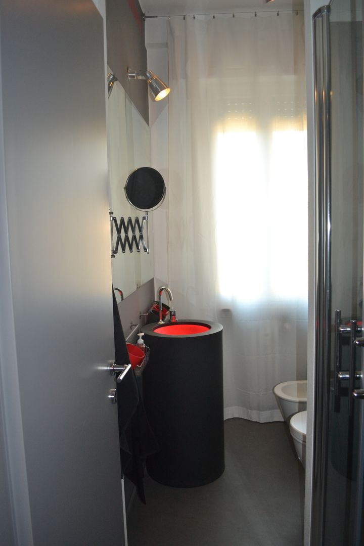 Restyling appartamento a Novara, LUTOPIE Luisa Bernasconi LUTOPIE Luisa Bernasconi Modern bathroom