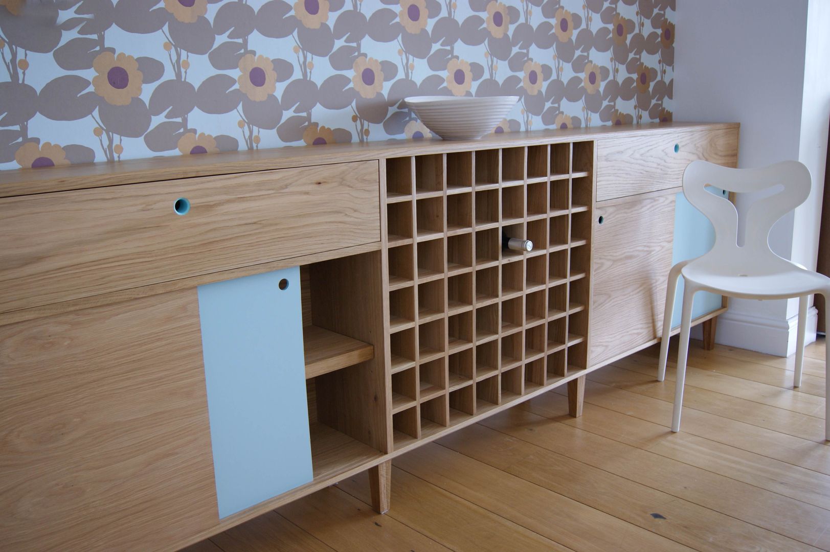 Oak Sideboard with Winerack MijMoj Design Limited Ruang Keluarga Gaya Skandinavia Cupboards & sideboards