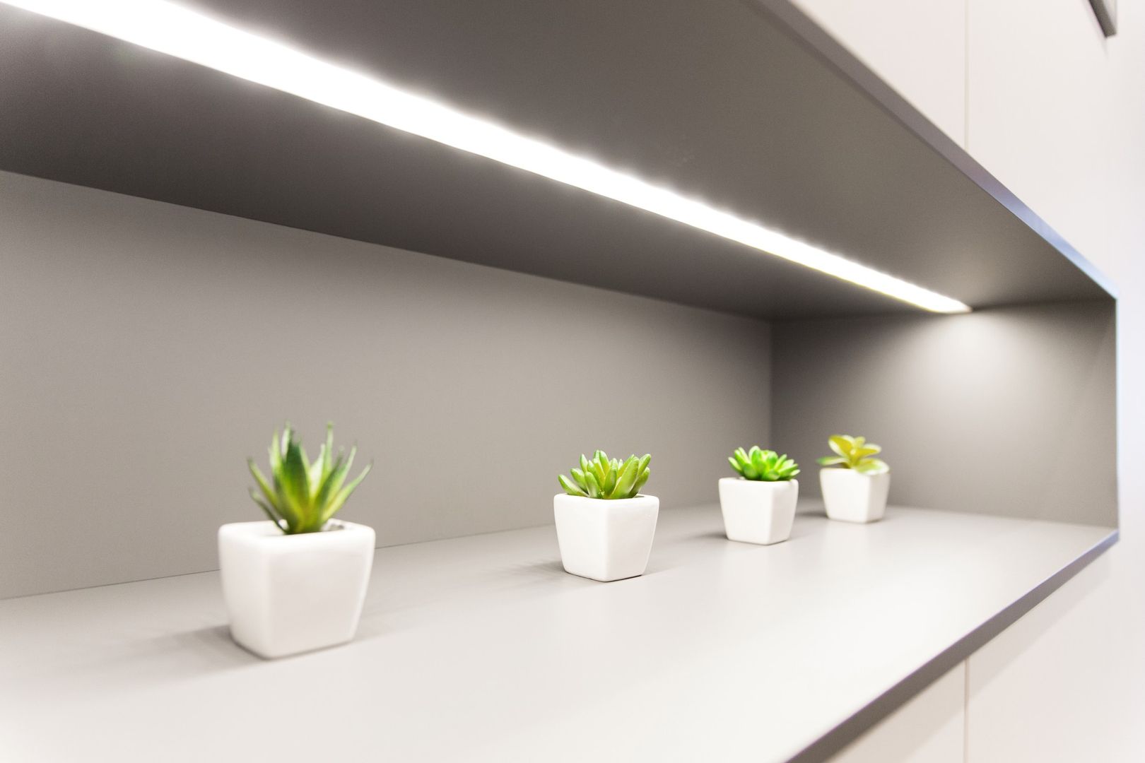 homify Vestidores y placares de estilo moderno Iluminación