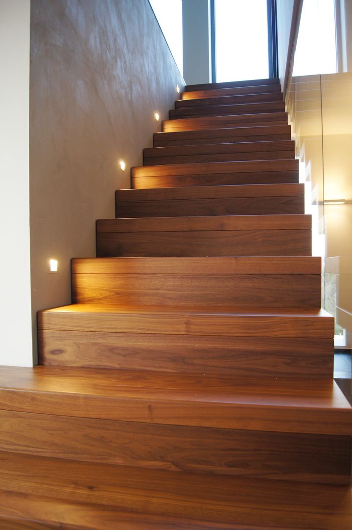 Villa Saarlouis, Bolz Licht und Wohnen 1946 Bolz Licht und Wohnen 1946 Modern Corridor, Hallway and Staircase