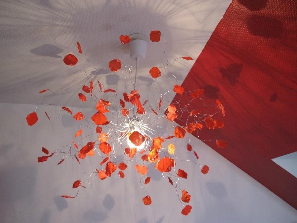 ​Lustre "Pétales de rose" rouge coquelicot Mandilo Chambre originale Eclairage