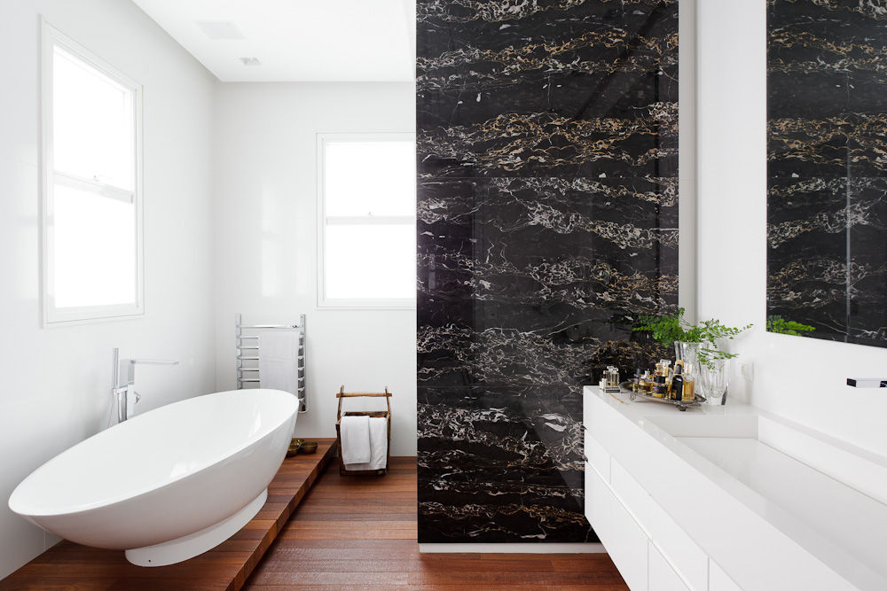 homify Minimalist style bathroom