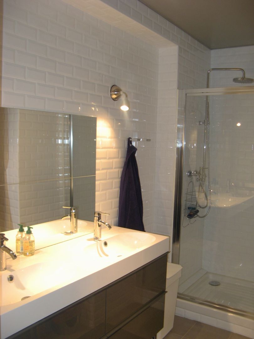 un appartement des années 70 revu et corrigé, espaces & déco espaces & déco Classic style bathroom