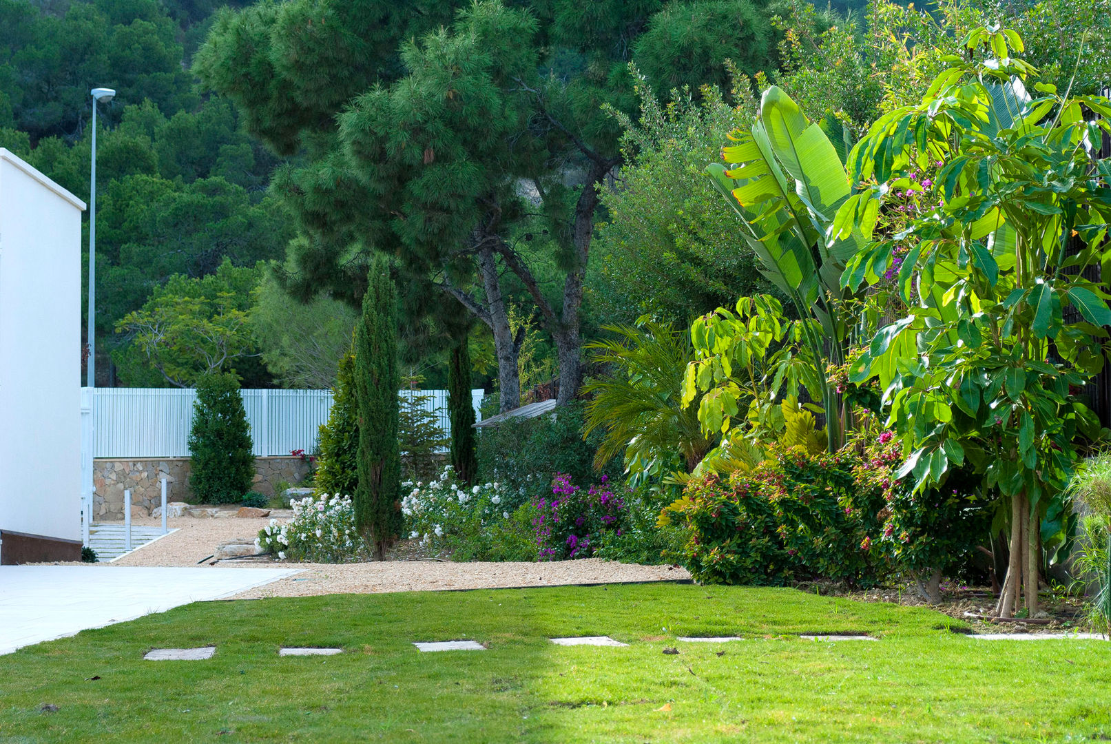 Jardín de matices en villa alicantina, David Jiménez. Arquitectura y paisaje David Jiménez. Arquitectura y paisaje Klasik Bahçe