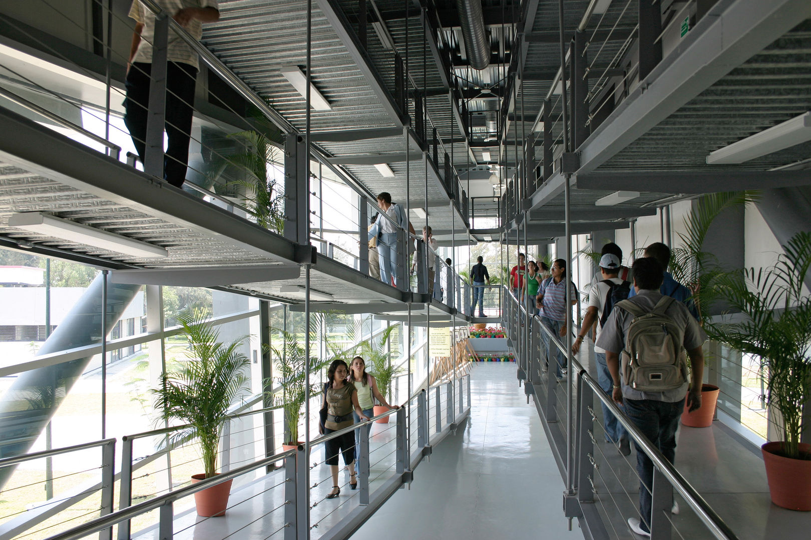 Biblioteca Fernando del Paso UDG, LEAP Laboratorio en Arquitectura Progresiva LEAP Laboratorio en Arquitectura Progresiva Ticari alanlar Okullar