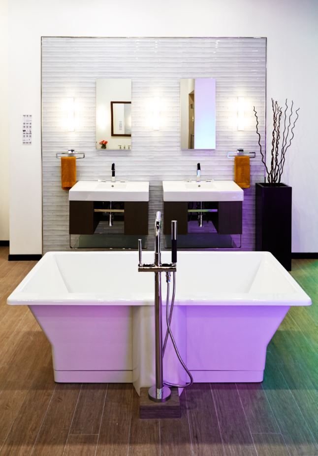 SHOWROOM KOHLER EN GAMA ELITE, Gama Elite Gama Elite حمام Bathtubs & showers