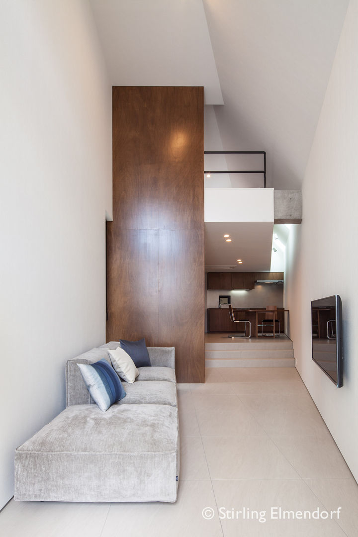 nakayamate street House / 中山手通の家, fujihara architects fujihara architects Minimalist living room