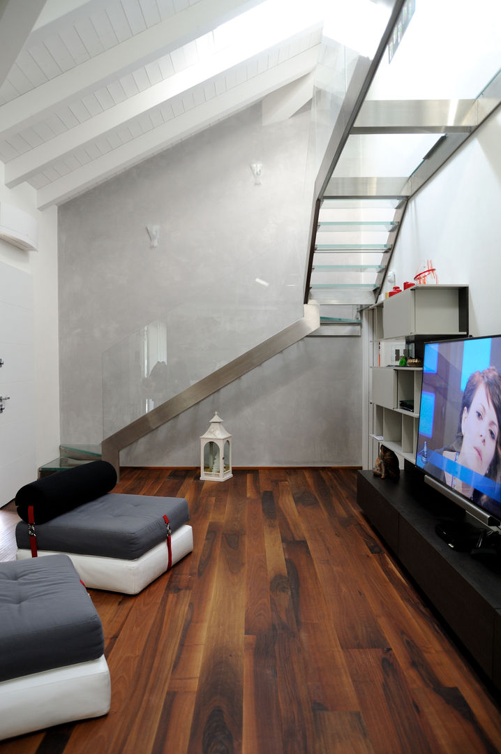 "Concepiamo sogni leggeri mai sognati", Polymorpha Design for Living Polymorpha Design for Living Modern Living Room
