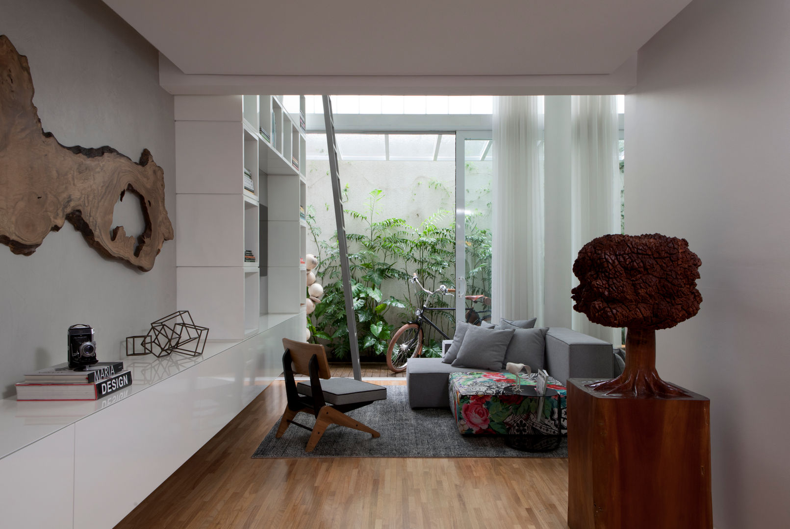 Casa do Itaim, Consuelo Jorge Arquitetos Consuelo Jorge Arquitetos ห้องนั่งเล่น