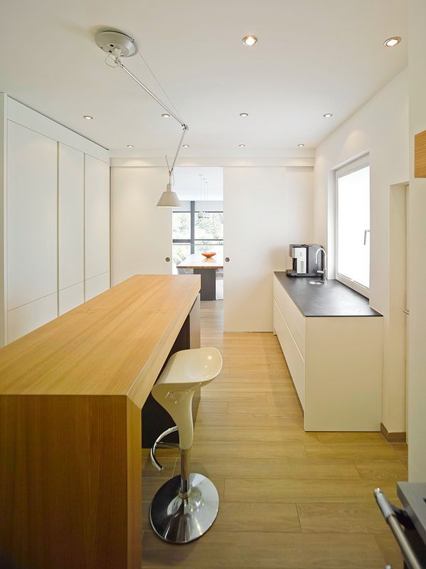 Haus mit Blick in die Weinberge, Rosenberger + Neidhardt Rosenberger + Neidhardt Modern kitchen