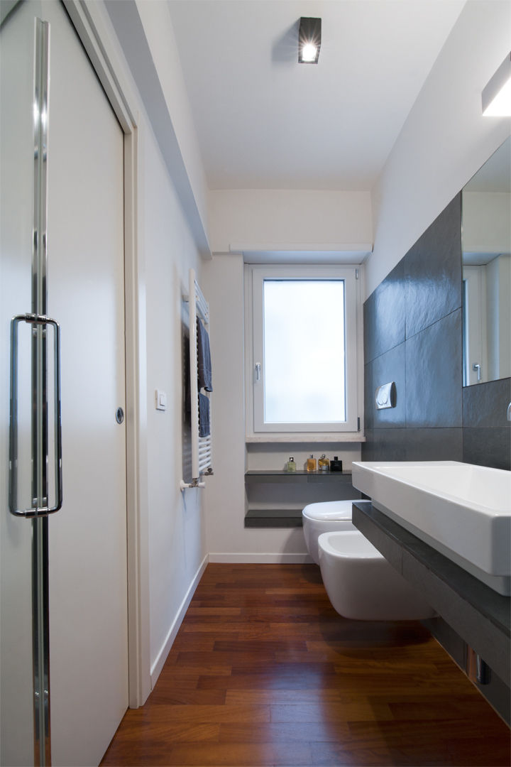 Appartamento ad Ostiense - Roma, Archifacturing Archifacturing Modern bathroom