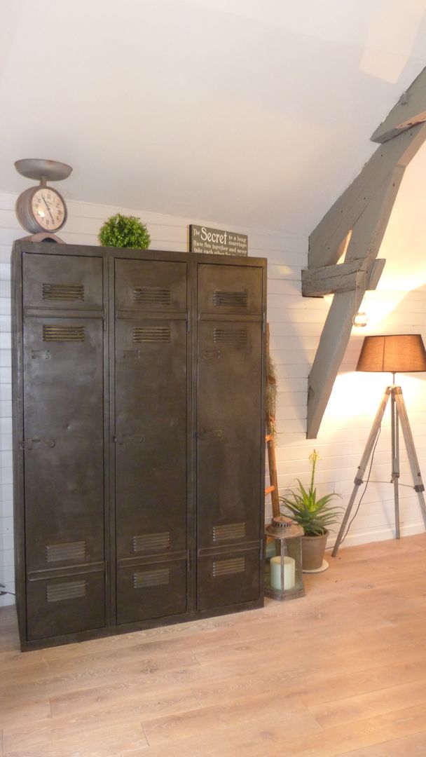 Nos meubles chez vous !, Hewel mobilier Hewel mobilier Ruang Keluarga Gaya Industrial