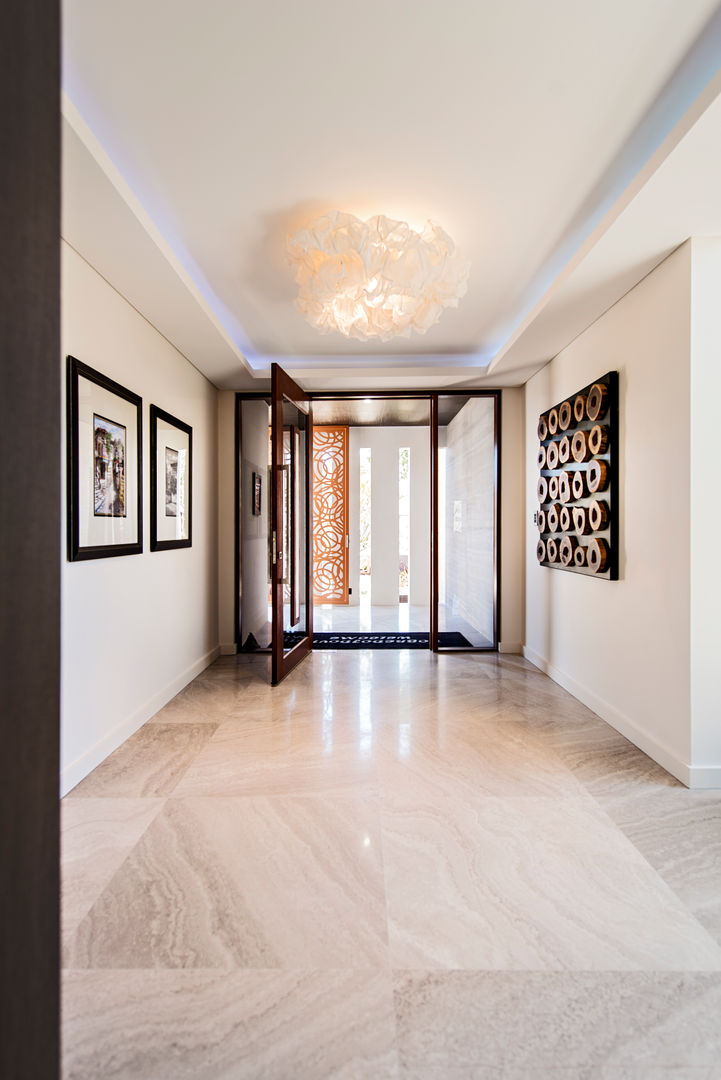 Menora Residence Moda Interiors الممر الحديث، المدخل و الدرج