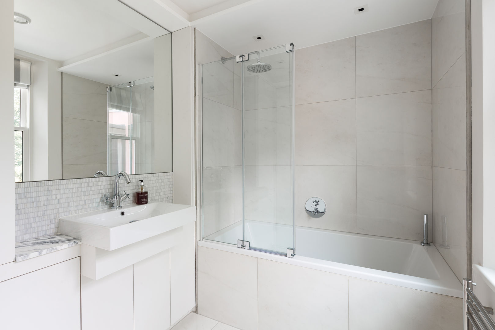Green Retrofit, Lambourn Road, Granit Architects Granit Architects Minimalist style bathroom