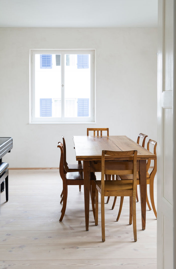 Alte Bäckerei wird zum Wohnhaus, pur natur pur natur カントリーデザインの ダイニング