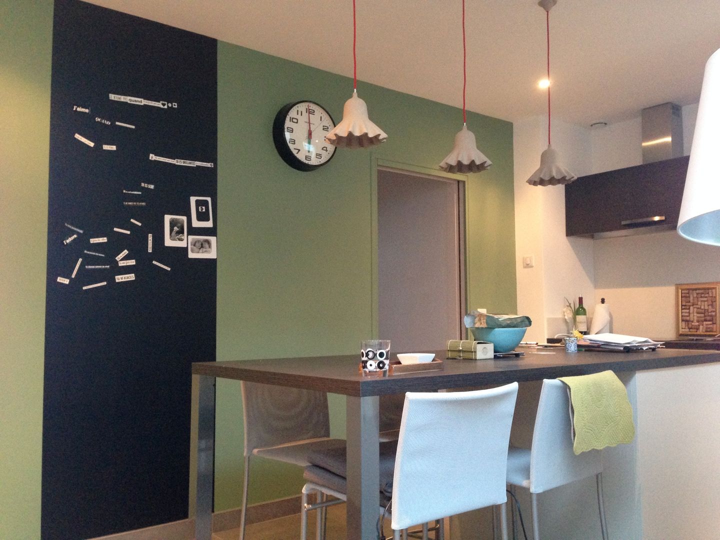 vert, Faites le mur Faites le mur Cocinas de estilo moderno