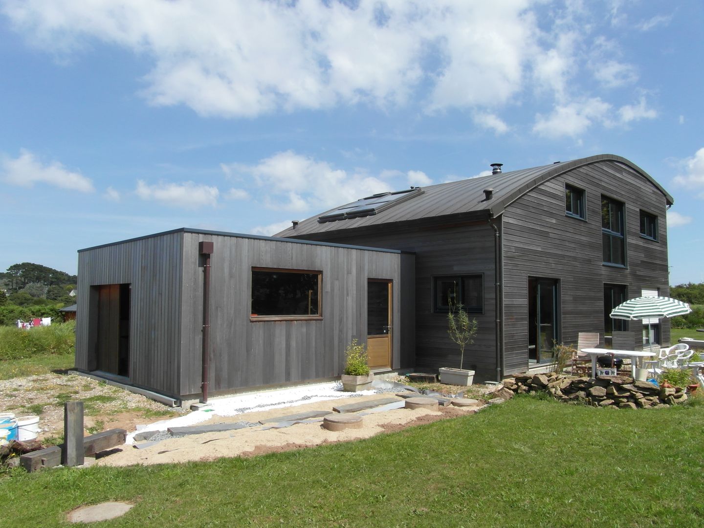 Quelques réalisations de maisons bioclimatiques dessinées ces dernières années, GUENNOC Soizic GUENNOC Soizic Modern houses