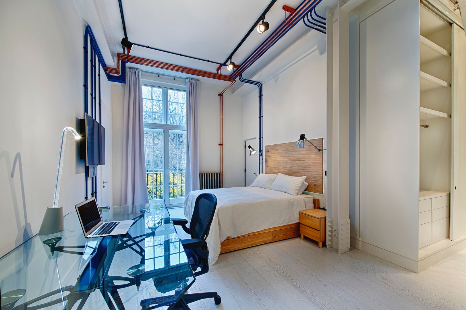 Covent Garden Penthouse, Adventure In Architecture Adventure In Architecture モダンスタイルの寝室 Bedroom,exposed wiring,covent garden,london,industrial,modern,contemporary