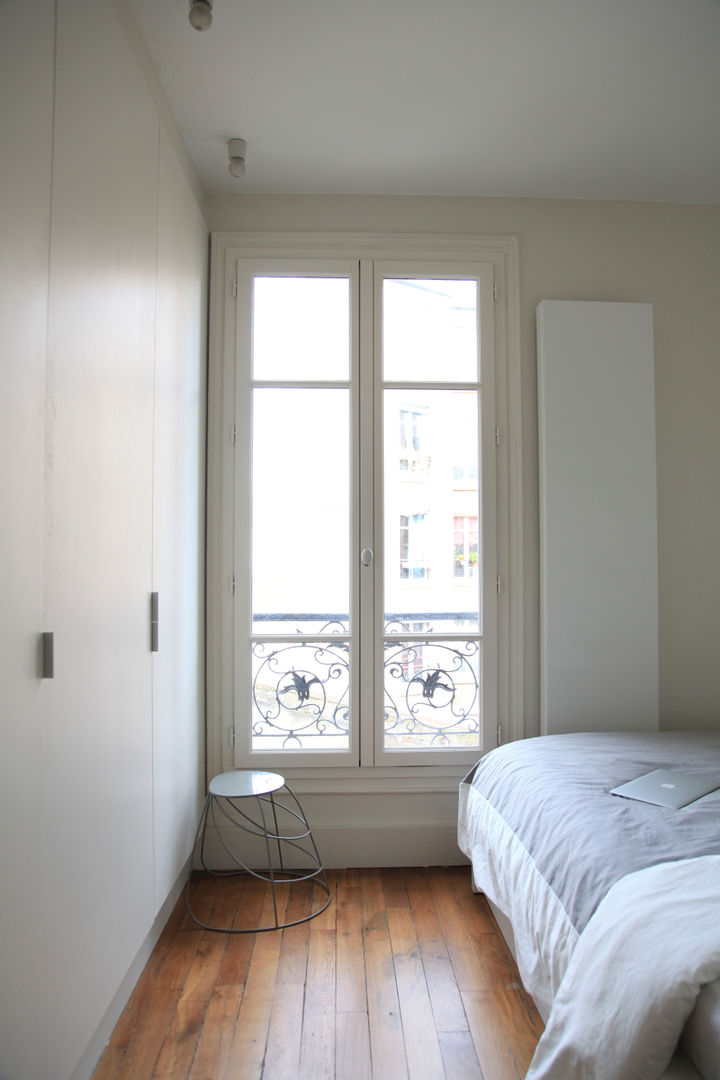 transformation de deux petits appartements en un appartement famillial, BuroBonus BuroBonus Minimalistische Schlafzimmer