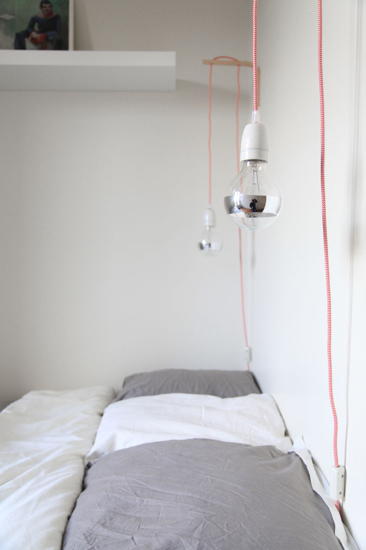 transformation de deux petits appartements en un appartement famillial, BuroBonus BuroBonus Minimalistische Schlafzimmer