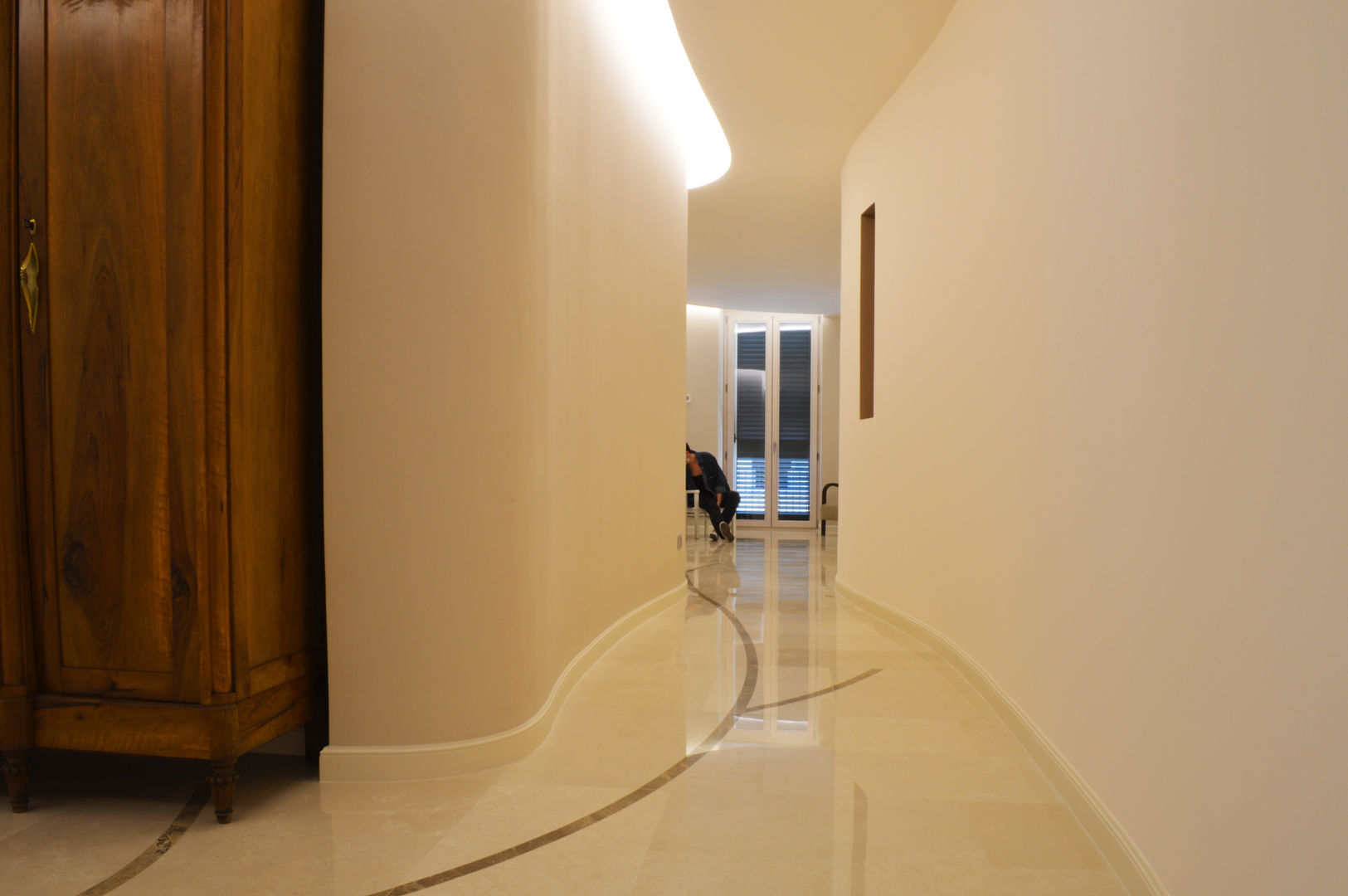 CurviLINE, Marco Stigliano Architetto Marco Stigliano Architetto Minimalist corridor, hallway & stairs