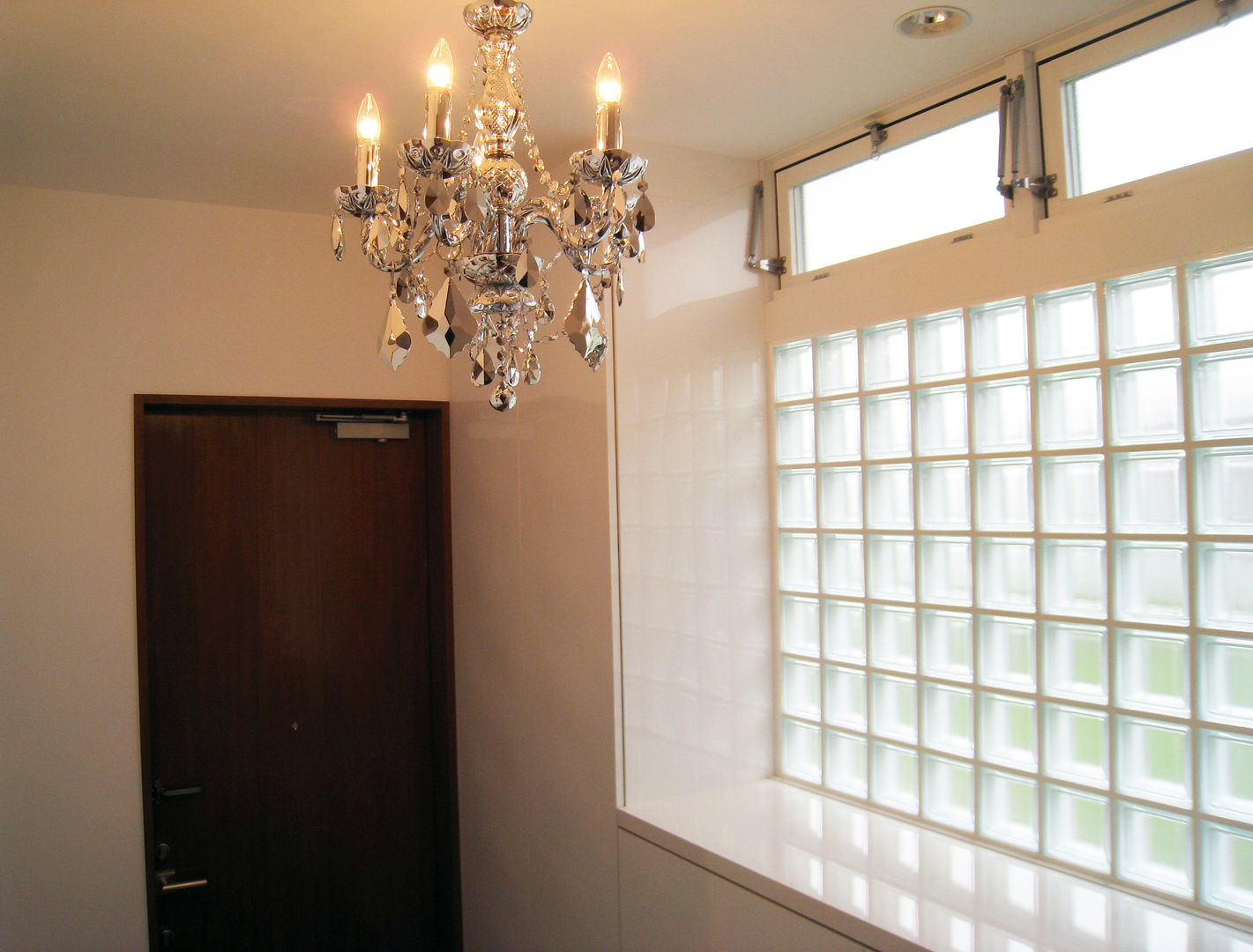 天井リフォームが要らない本格シャンデリア6灯。業者に持っていくかも  