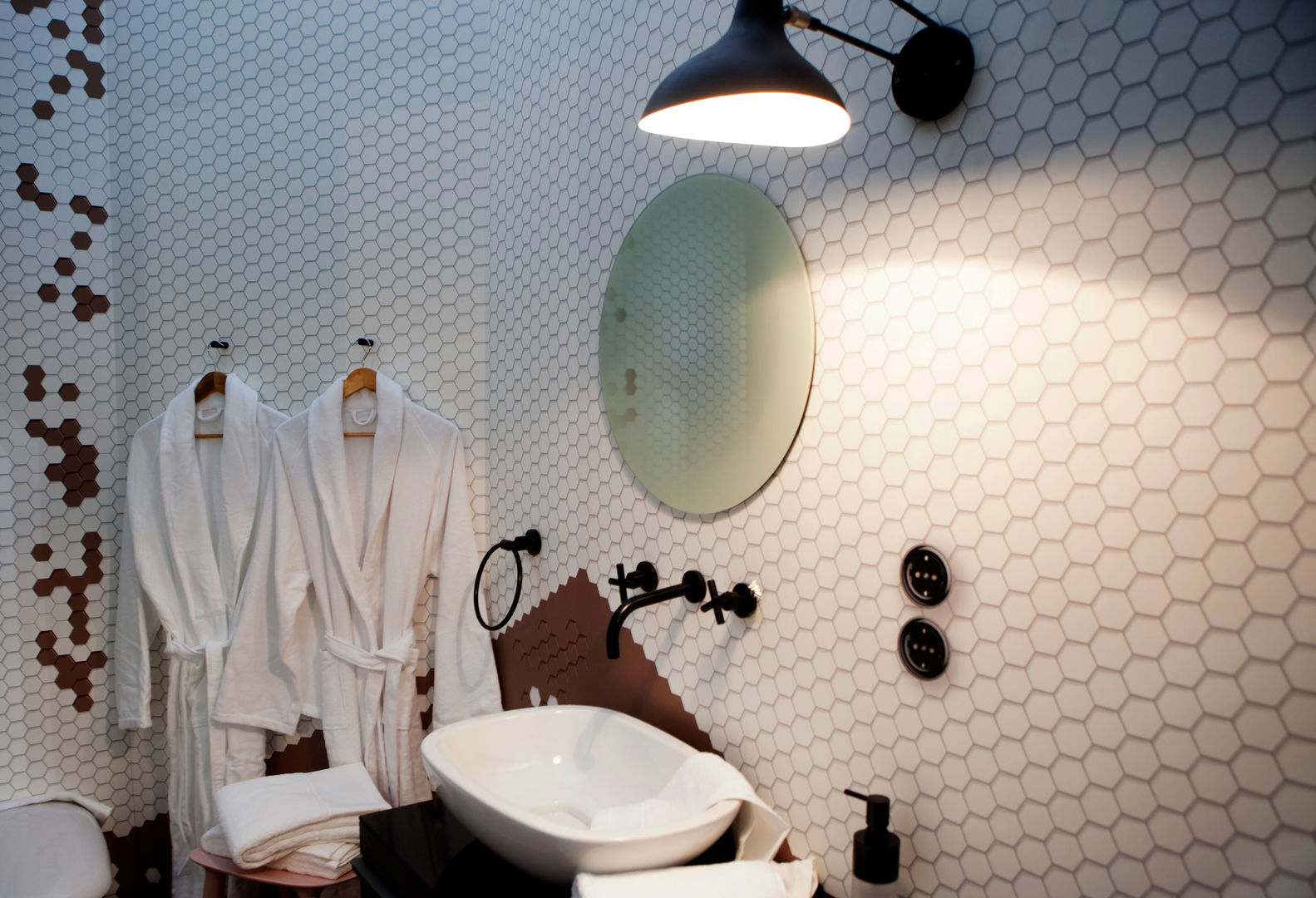 Chambre Essential - Equip Hotel 2014, Emmanuelle Gain Emmanuelle Gain Baños de estilo moderno Decoración