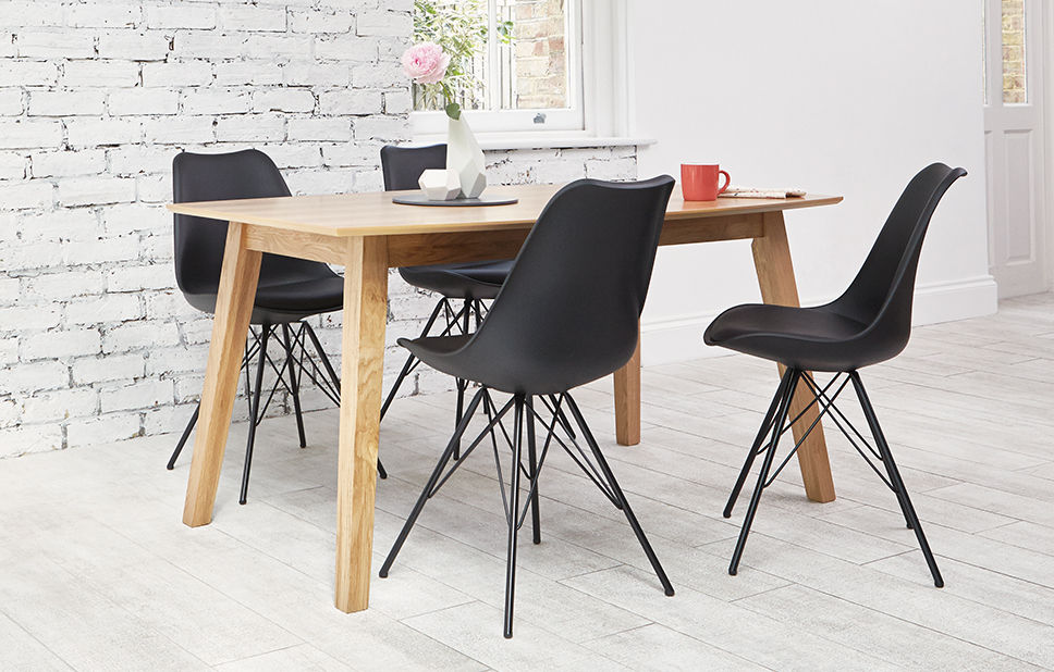 Eames, Out & Out Original Out & Out Original Scandinavian style dining room