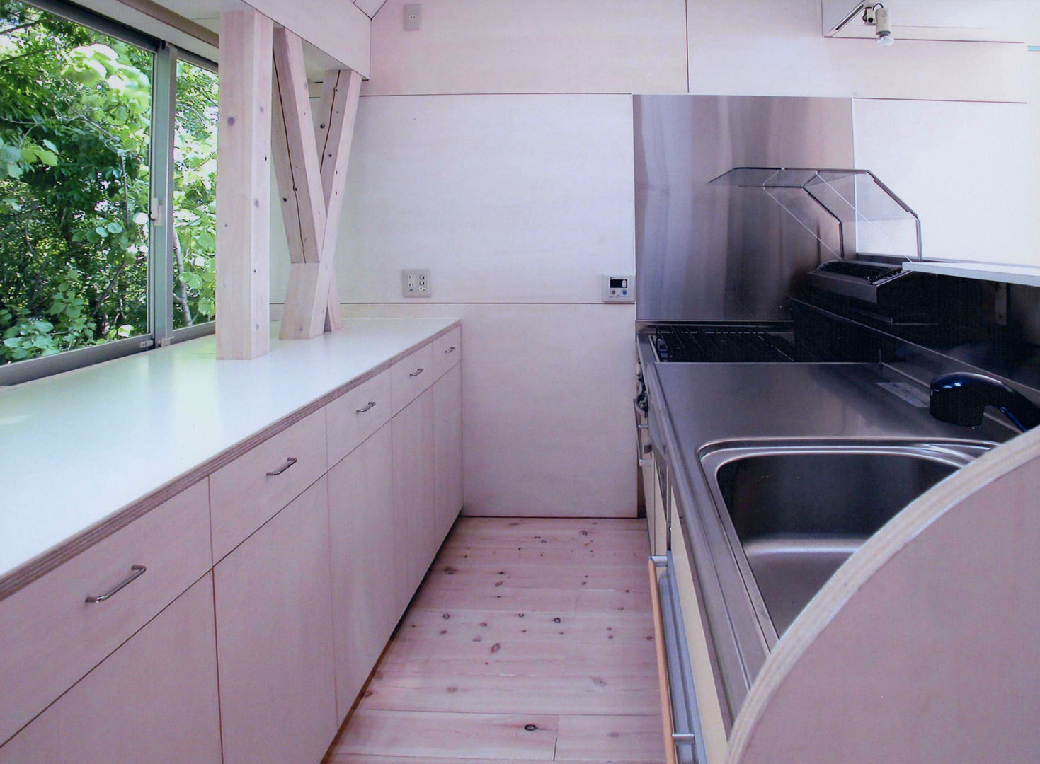 Ｋ＆Ｋ－ＨＯＵＳＥ キッチン Ｍ４建築設計室 ミニマルデザインの キッチン