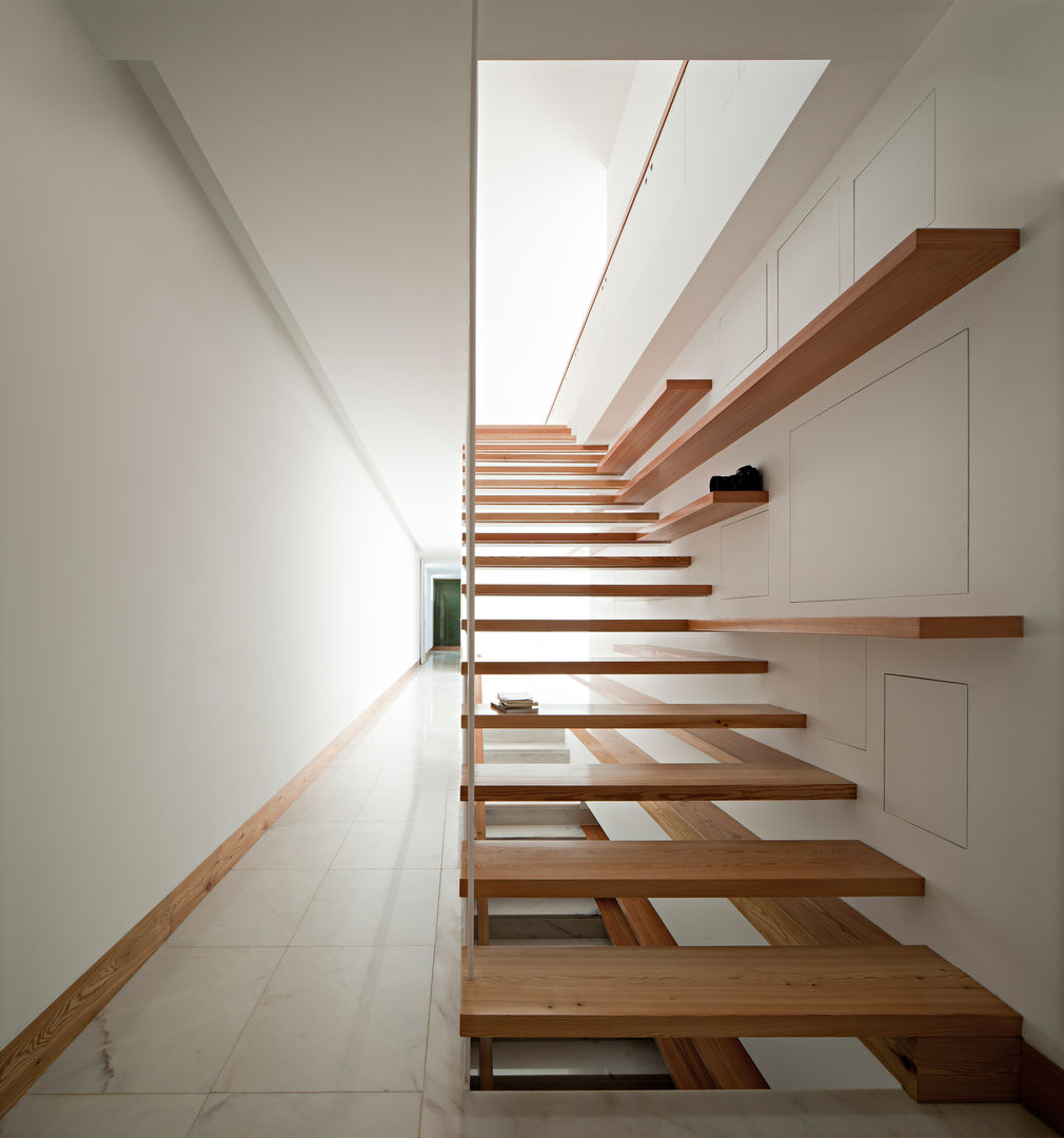 Casa em Moreira, Phyd Arquitectura Phyd Arquitectura Pasillos, halls y escaleras minimalistas