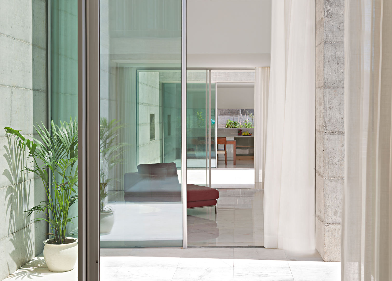 Casa em Moreira, Phyd Arquitectura Phyd Arquitectura Minimalistyczne okna i drzwi