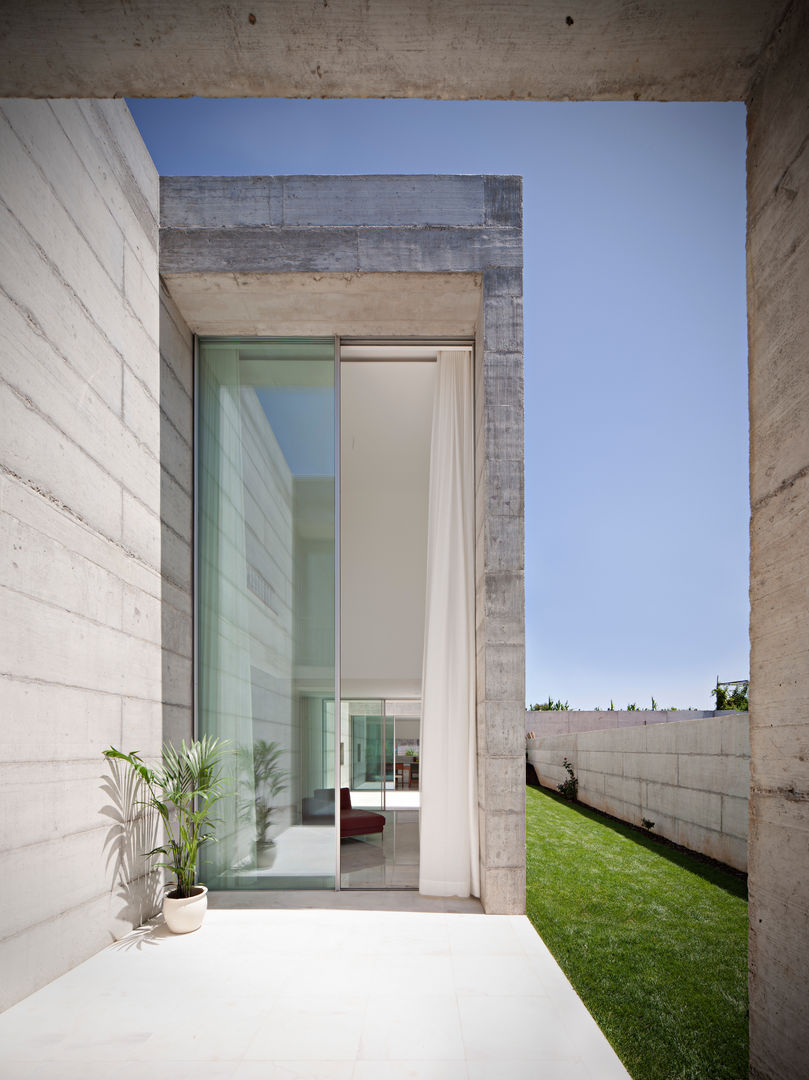 Casa em Moreira, Phyd Arquitectura Phyd Arquitectura 미니멀리스트 창문 & 문