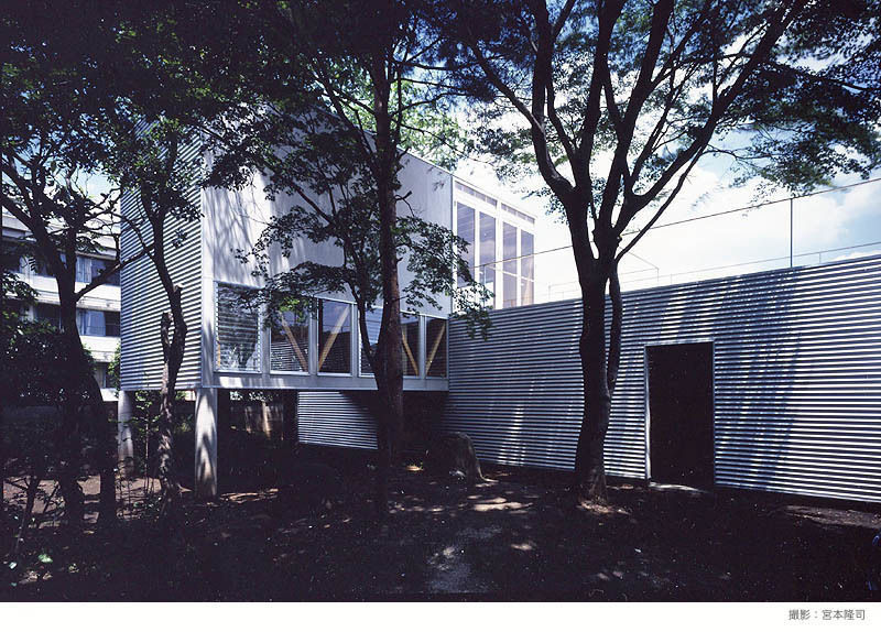 industry in a forest, 瀧浩明建築計画事務所/studio blank 瀧浩明建築計画事務所/studio blank Maisons minimalistes