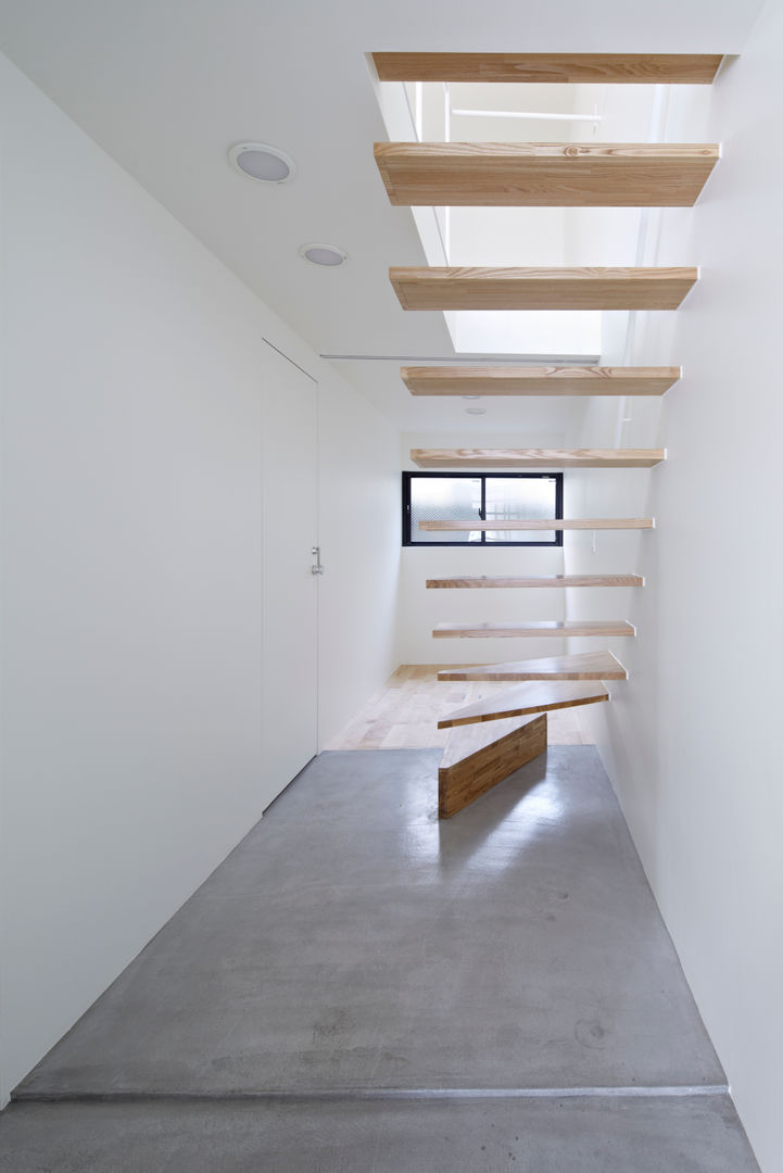 Park House, another APARTMENT LTD. / アナザーアパートメント another APARTMENT LTD. / アナザーアパートメント Pasillos, vestíbulos y escaleras de estilo ecléctico