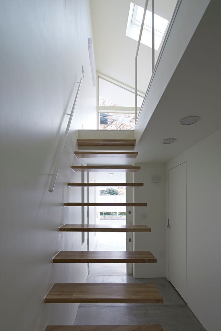 Park House, another APARTMENT LTD. / アナザーアパートメント another APARTMENT LTD. / アナザーアパートメント Pasillos, vestíbulos y escaleras de estilo ecléctico