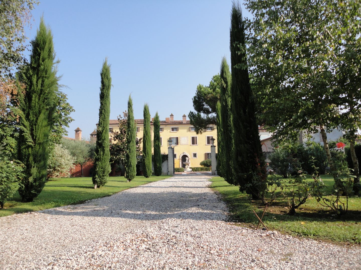 Talamo di Corte Serena Morando - restauro di un immobile storico destinandolo a struttura ricettiva, Architetto Teresa Costalunga Architetto Teresa Costalunga منازل