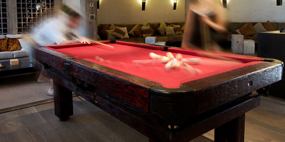 Rustic Pool Table Luxury Pool Tables Limited Phòng giải trí phong cách mộc mạc Furniture