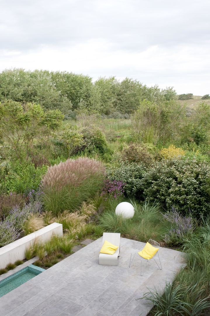 minimalistic architecture floating in dune landscape Andrew van Egmond (ontwerp van tuin en landschap) Jardin moderne