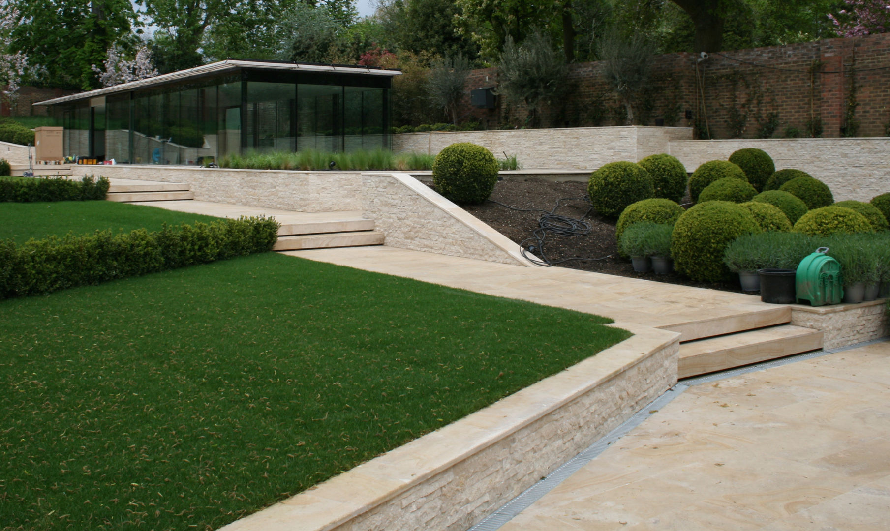 Réalisations en pierre de Bourgogne, Ateliers Pierre de Bourgogne Ateliers Pierre de Bourgogne مسبح Pool