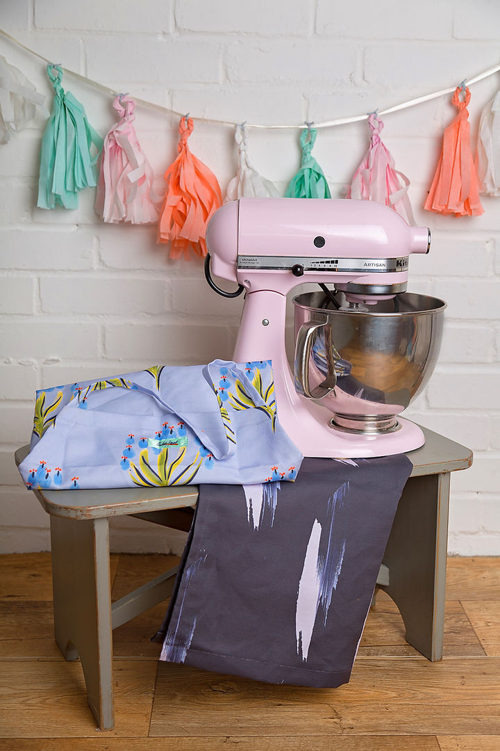 homify Tropical style kitchen Accessories & textiles