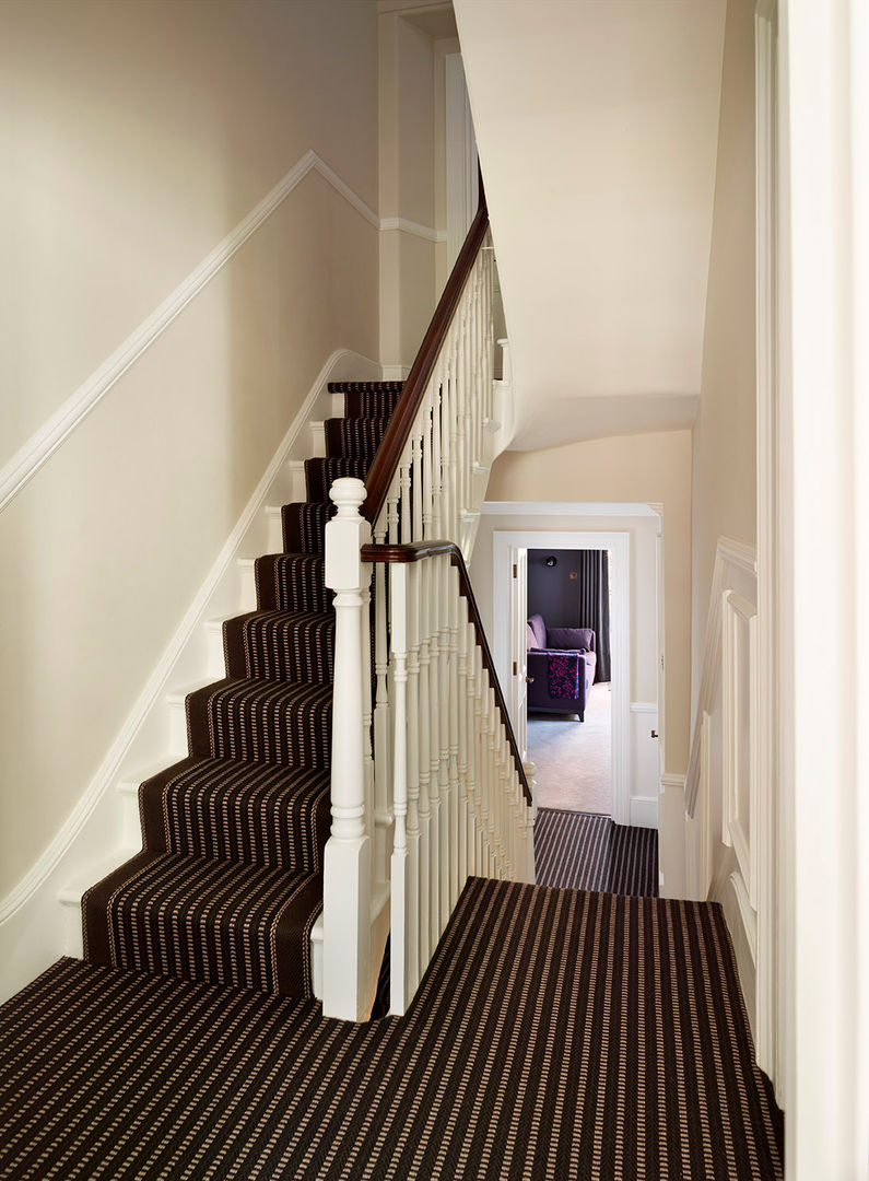 Reflected Glory - Holland Park Renovation, Tyler Mandic Ltd Tyler Mandic Ltd Classic style corridor, hallway and stairs