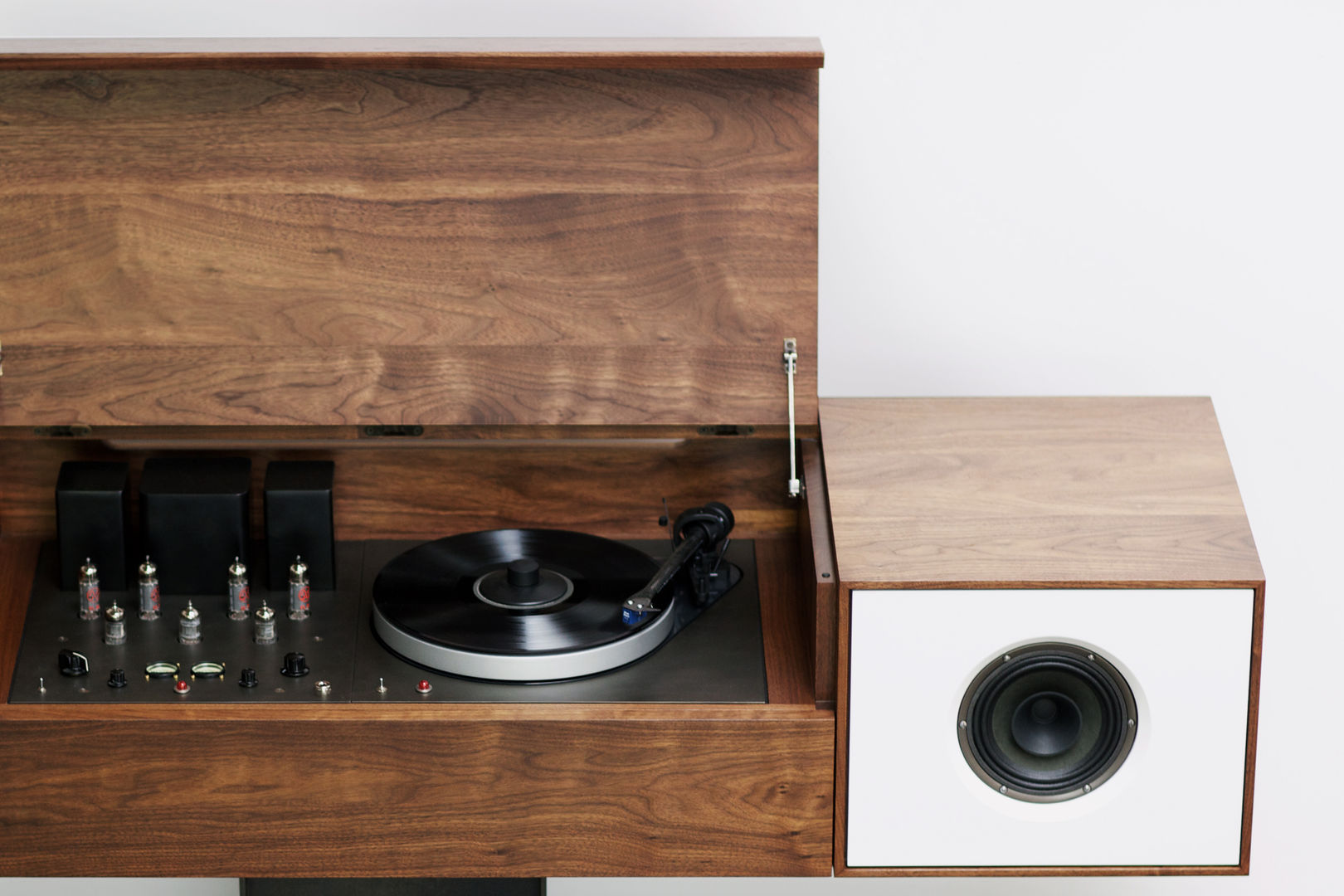 Modern Record Console, Symbol Audio Symbol Audio Modern media room Electronics