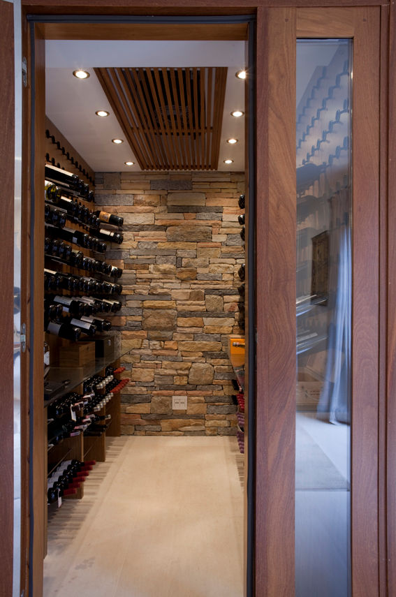 Alto de Pinheiros, Deborah Roig Deborah Roig Modern Home Wine Cellar