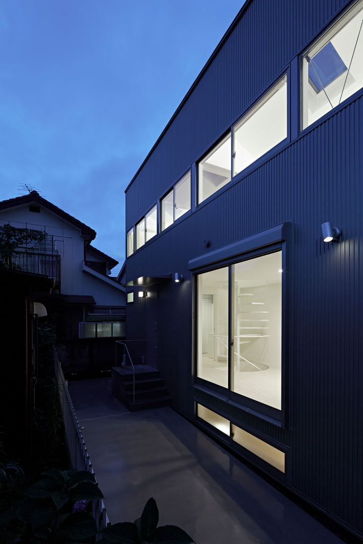 Long Window House, another APARTMENT LTD. / アナザーアパートメント another APARTMENT LTD. / アナザーアパートメント Case eclettiche