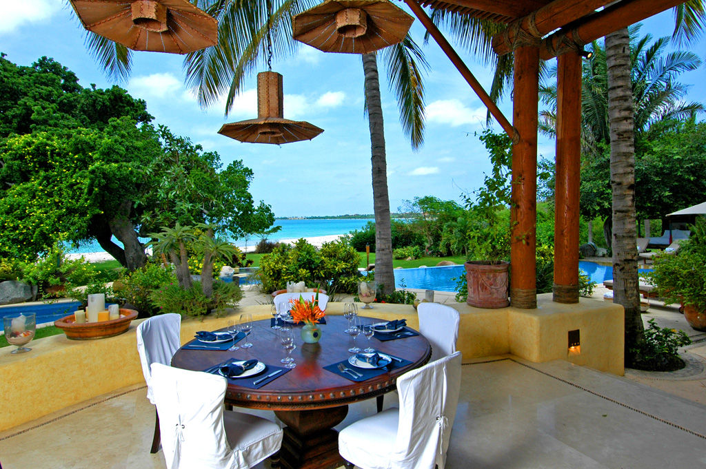 Casa Amore, BR ARQUITECTOS BR ARQUITECTOS Tropical style balcony, porch & terrace